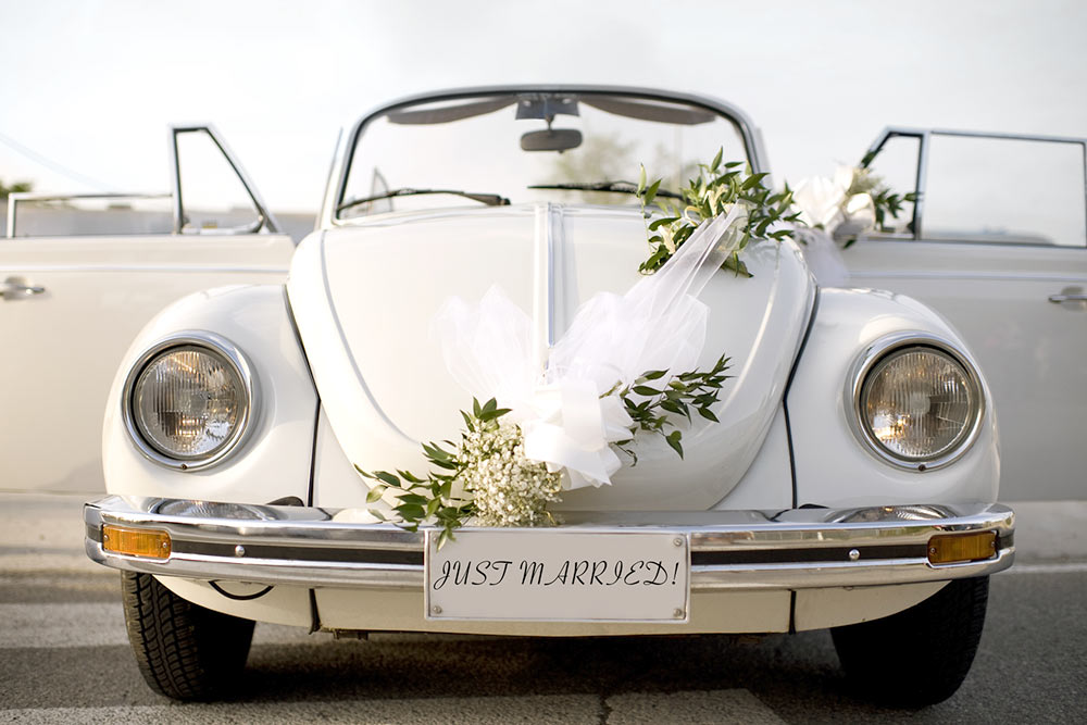 Comment décorer sa voiture pour un mariage ? : Femme Actuelle Le MAG